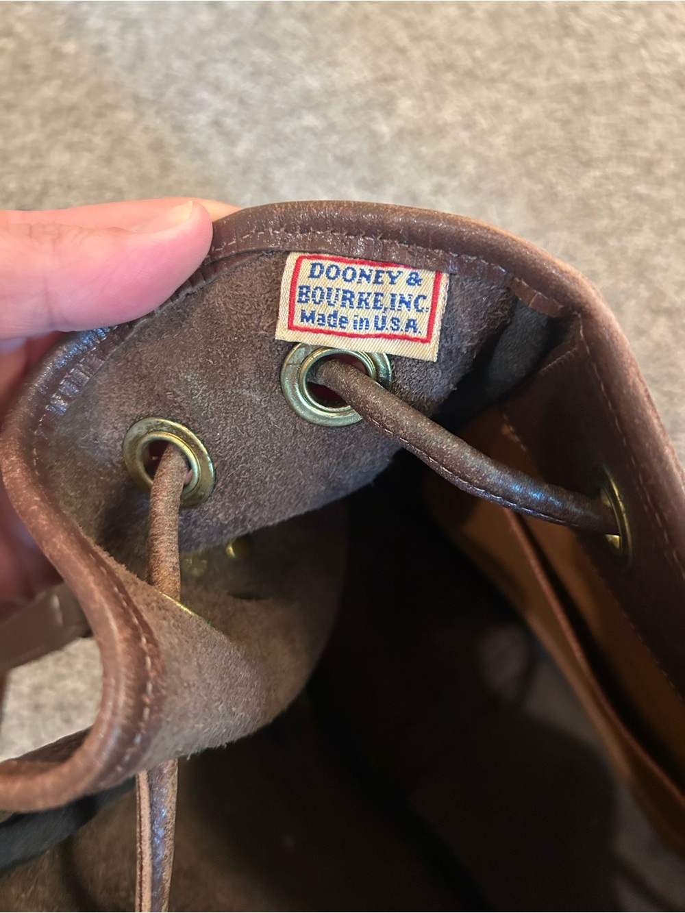 Vintage 1980’s Dooney & Bourke Brown Pebbled Leather Drawstring Bucket Crossbody - Picture 4 of 9